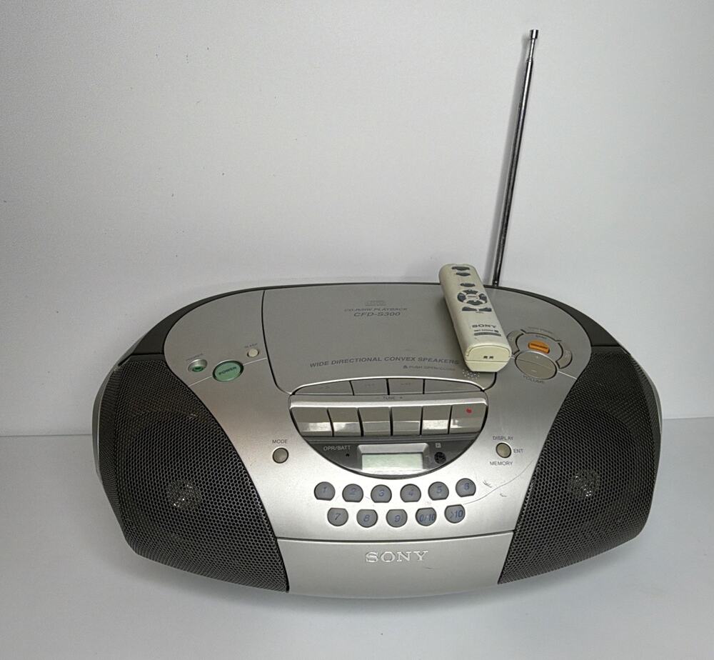 Sony CFD-S300 Megabass Boombox CD-Player, AM-FM Radio, Cassette, + Remote, Power